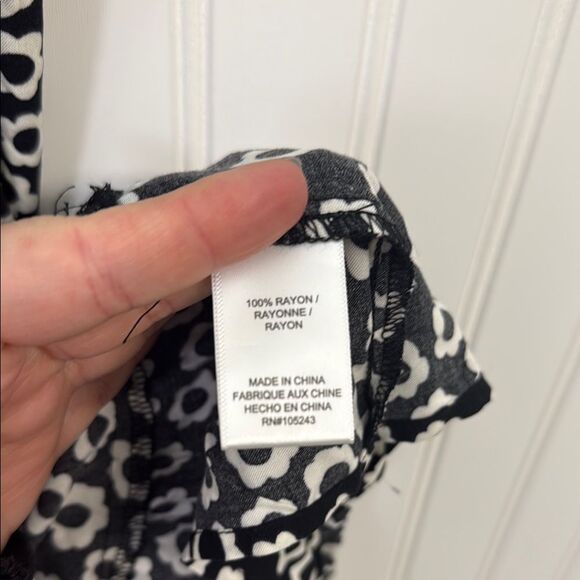 Mod Lusive Daisy Tiered Milk Maid Floral Black and White Dress Size L - Picture 5 of 6